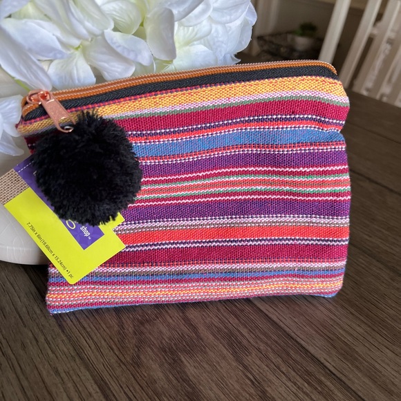 Women's Zipper Pouch - Picture 2 of 11